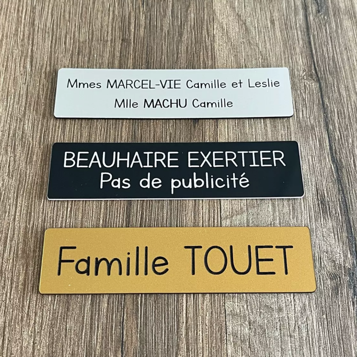 Plaque pour boite aux lettres personnalisée gravée famille adhésive