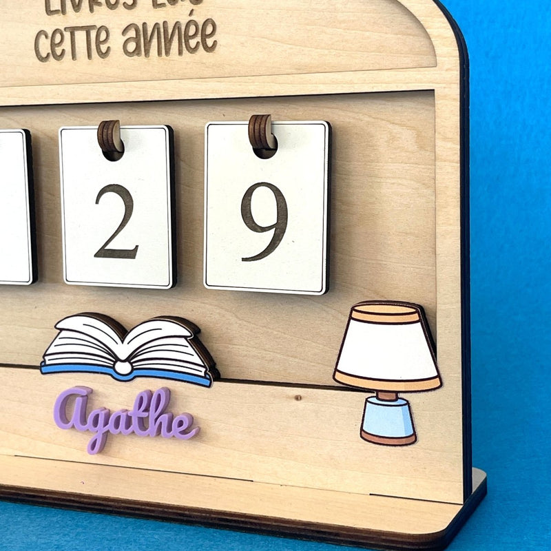 Compteur de livres lus personnalisé en bois avec prénom gravé – Cadeau maîtresse ou enfant