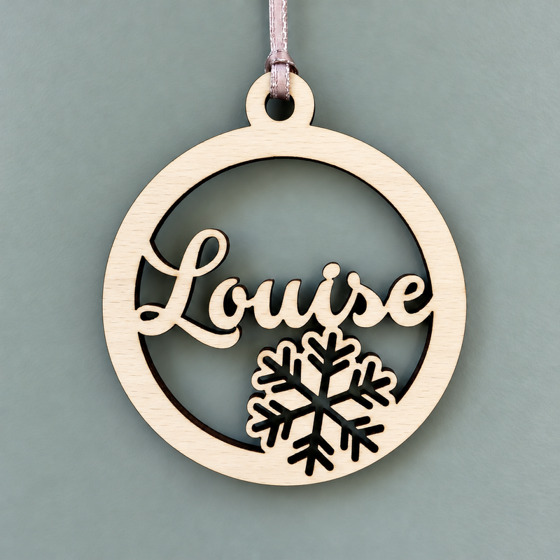 Boule de Noël personnalisée avec prénom découpée