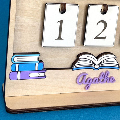 Compteur de livres lus personnalisé en bois avec prénom gravé – Cadeau maîtresse ou enfant