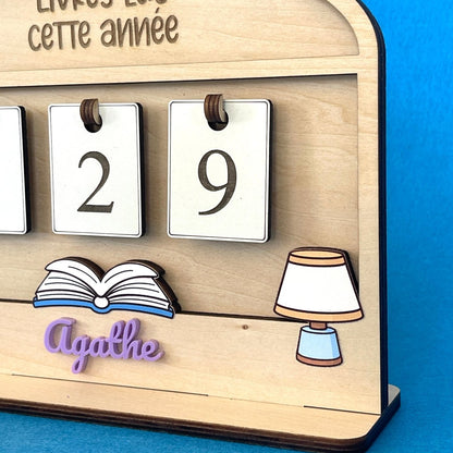 Compteur de livres lus personnalisé en bois avec prénom gravé – Cadeau maîtresse ou enfant
