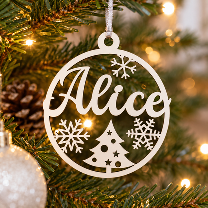 boule de noel personnalisée prénom Alice dans sapin de noël