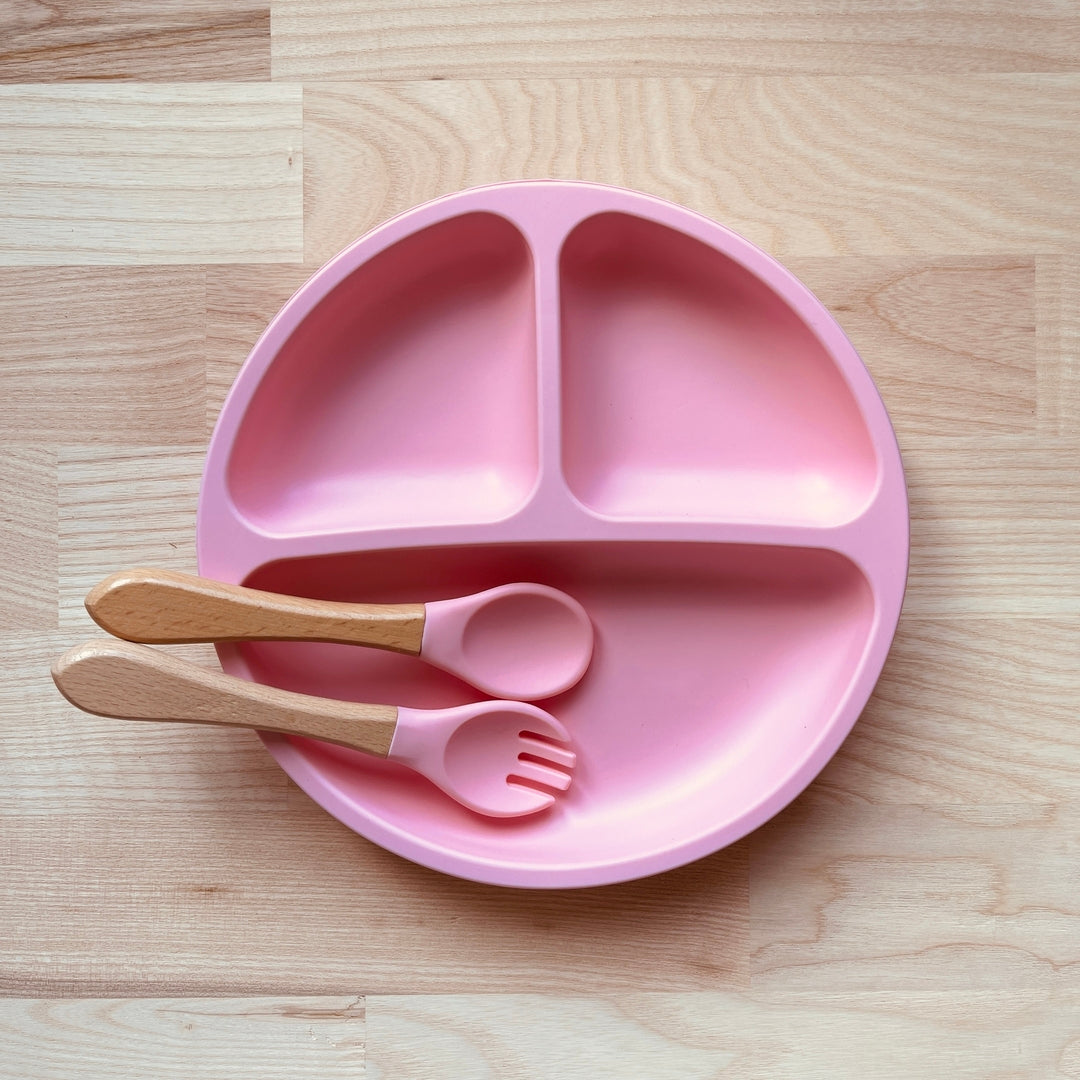 Assiette + couverts pour enfant personnalisé en bois et silicone forme ronde, idée cadeau naissance, baptême, noël pour bébé