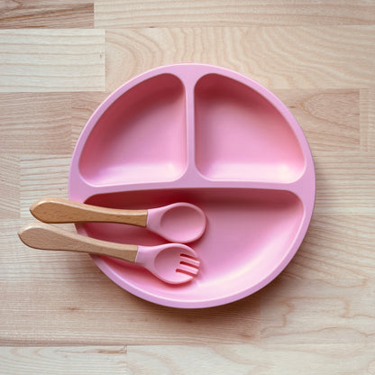Assiette + couverts pour enfant personnalisé en bois et silicone forme ronde, idée cadeau naissance, baptême, noël pour bébé