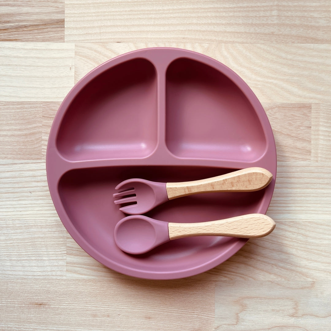 Assiette + couverts pour enfant personnalisé en bois et silicone forme ronde, idée cadeau naissance, baptême, noël pour bébé