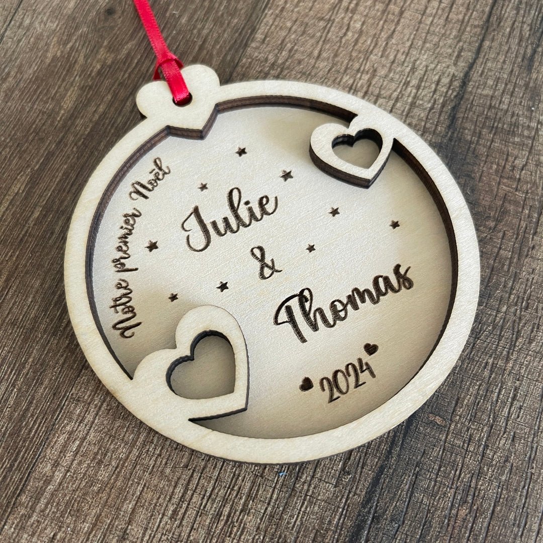 Boule De Noël couple personnalisée avec prénoms et année
