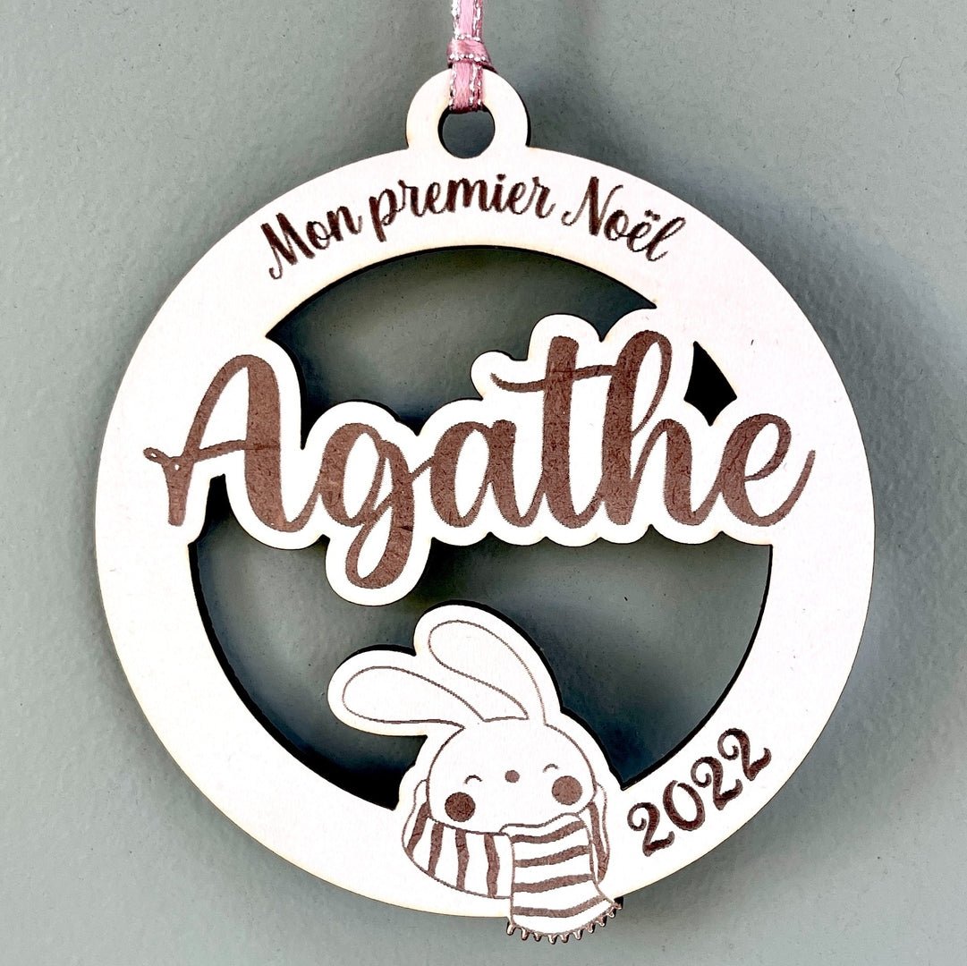 Boule de noël personnalisée en bois motif lapin, mon premier noël