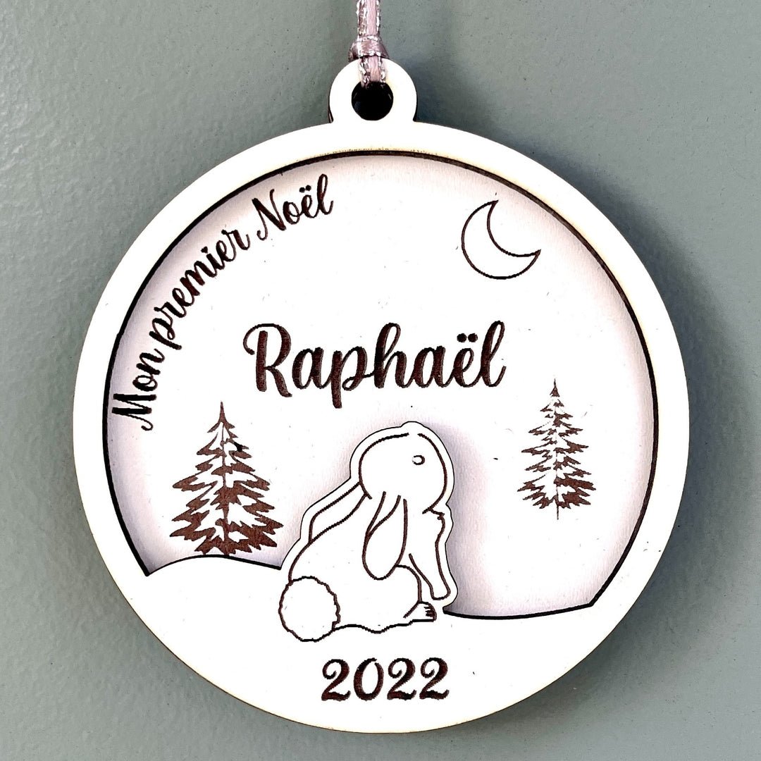 Boule de noël personnalisée en bois et en relief motif lapin, mon premier noël