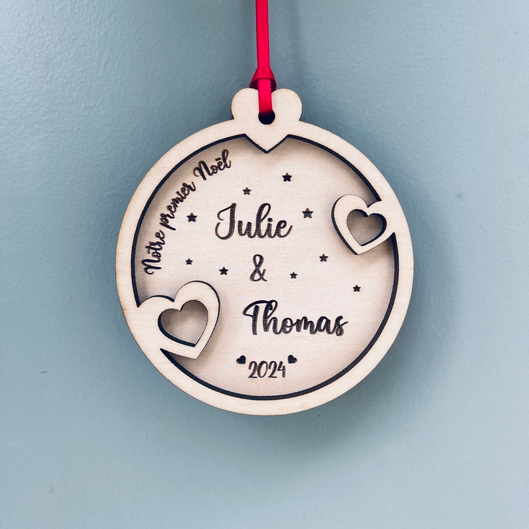 Boule De Noël couple personnalisée avec prénoms et année