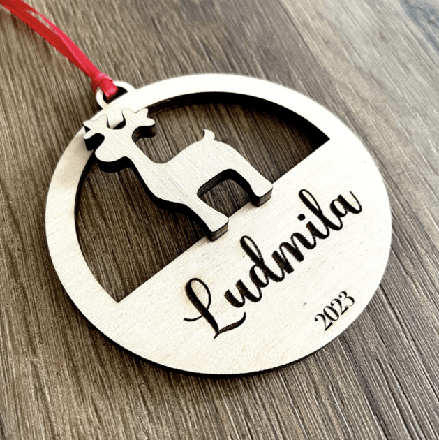 Boule de noël personnalisable en bois motif renne avec prénom