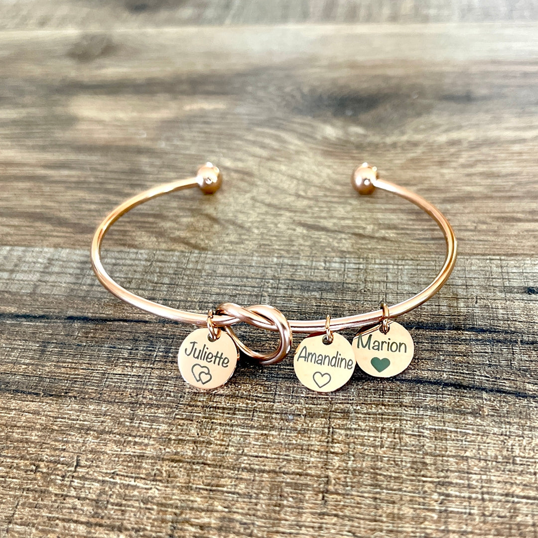 Bracelet personnalisé jonc coeur et médailles