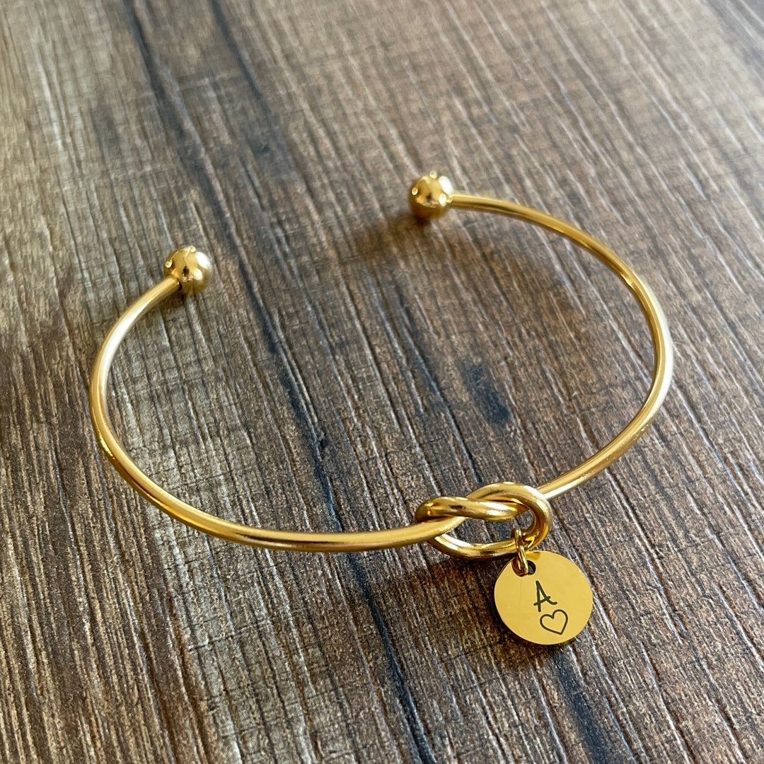 Bracelet personnalisé jonc coeur et médailles