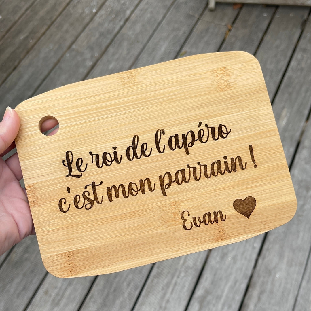 Planche à découper ou apéro, cadeau papa fête des pères personnalisé