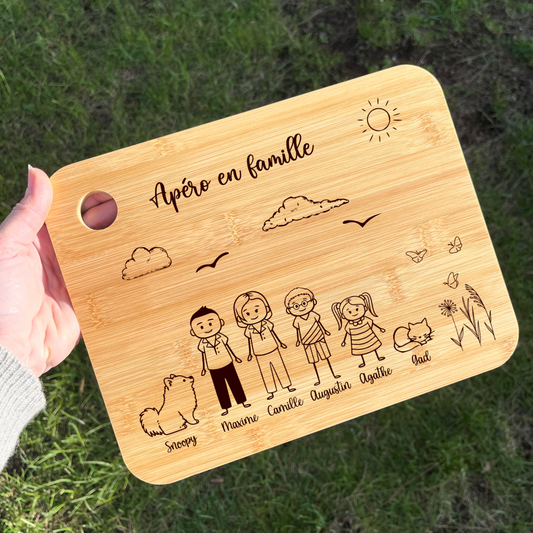 Planche apéro ou à découper personnalisée famille avec les personnages de votre choix