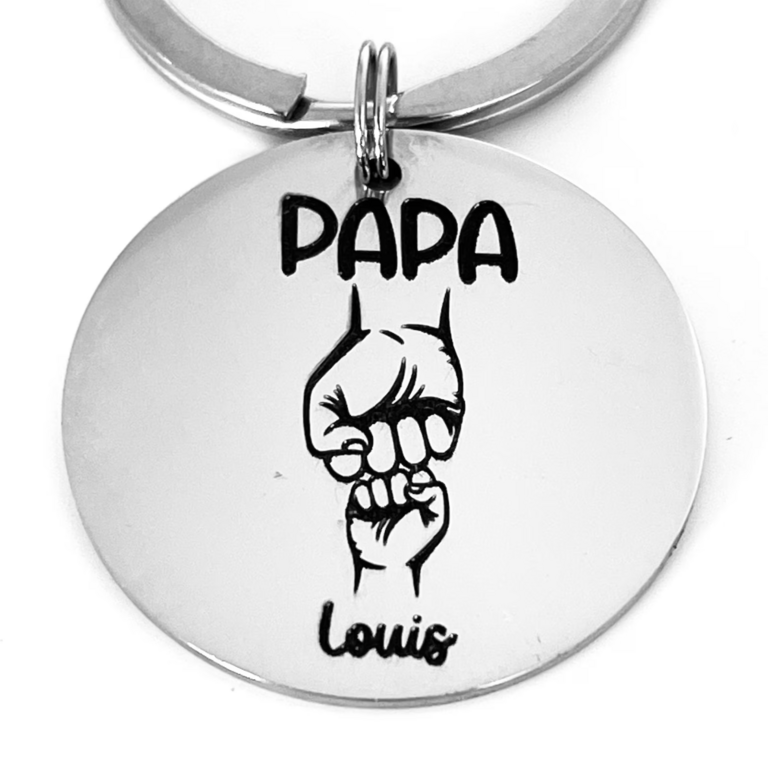 Porte clé personnalisé poing à poing avec prénoms des enfants