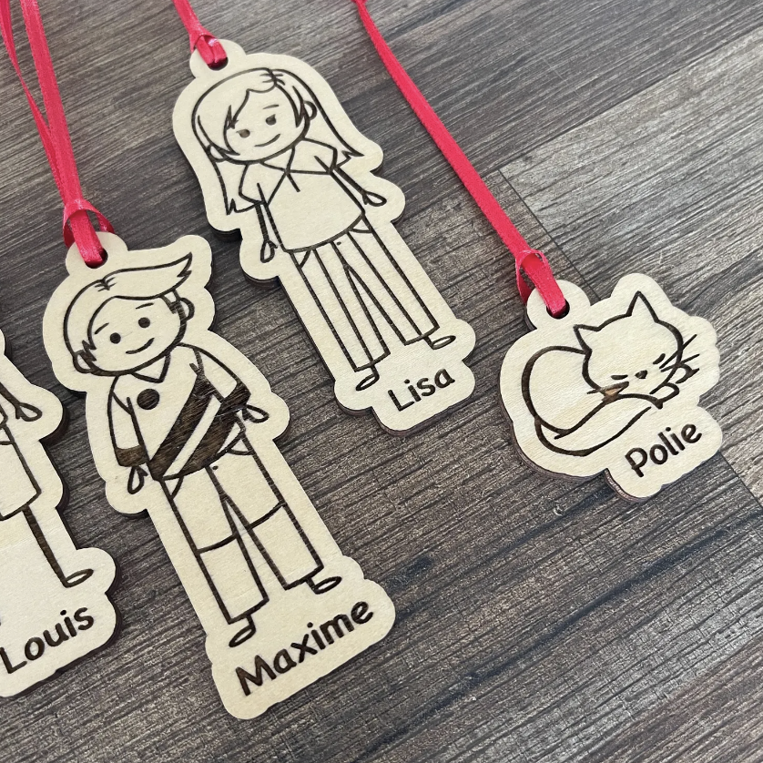 Décorations de Noël en Bois Personnalisées pour Sapin : une alternative originale aux boules de Noël classiques