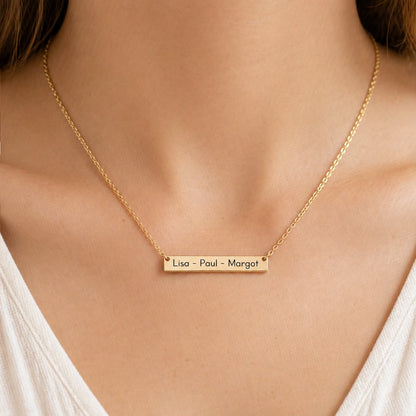 collier barre personnalisé avec prénoms enfants