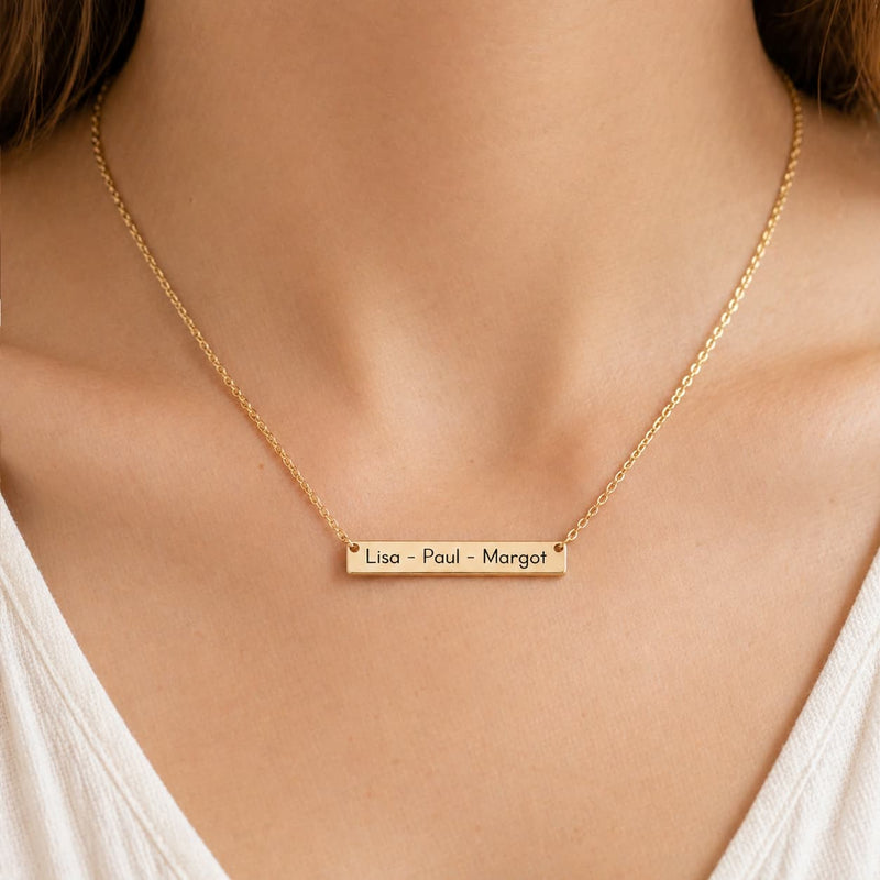 collier barre personnalisé avec prénoms enfants