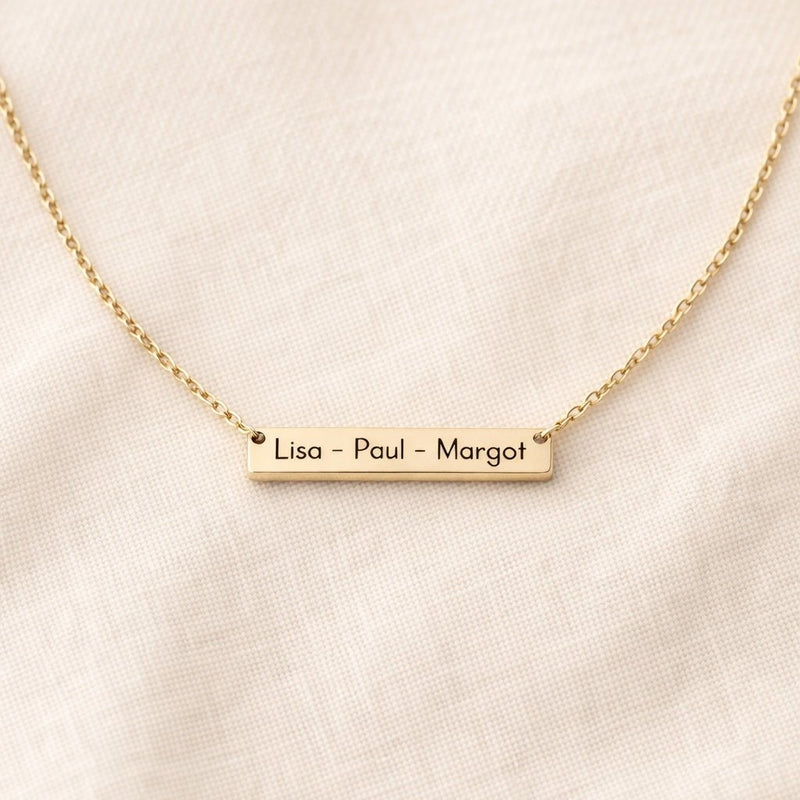 collier barre personnalisé avec prénoms gravés en acier inoxydable