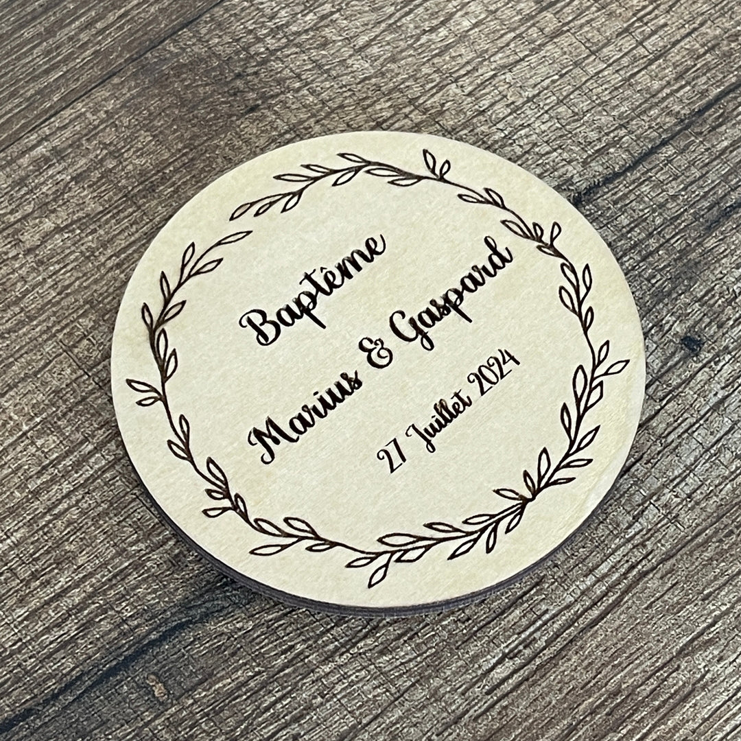 Carte personnalisée baptême en bois option magnet