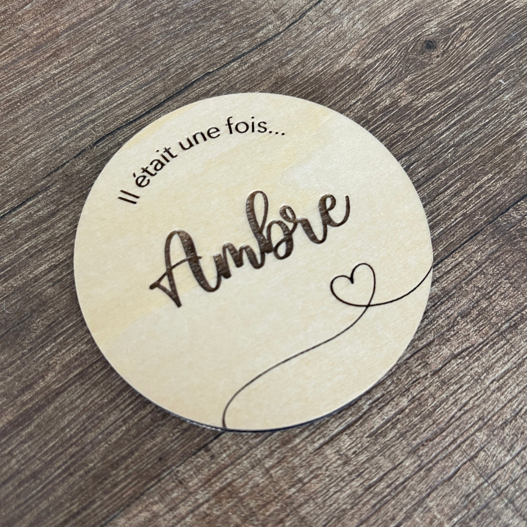 Carte annonce de naissance en bois bienvenue bébé personnalisée