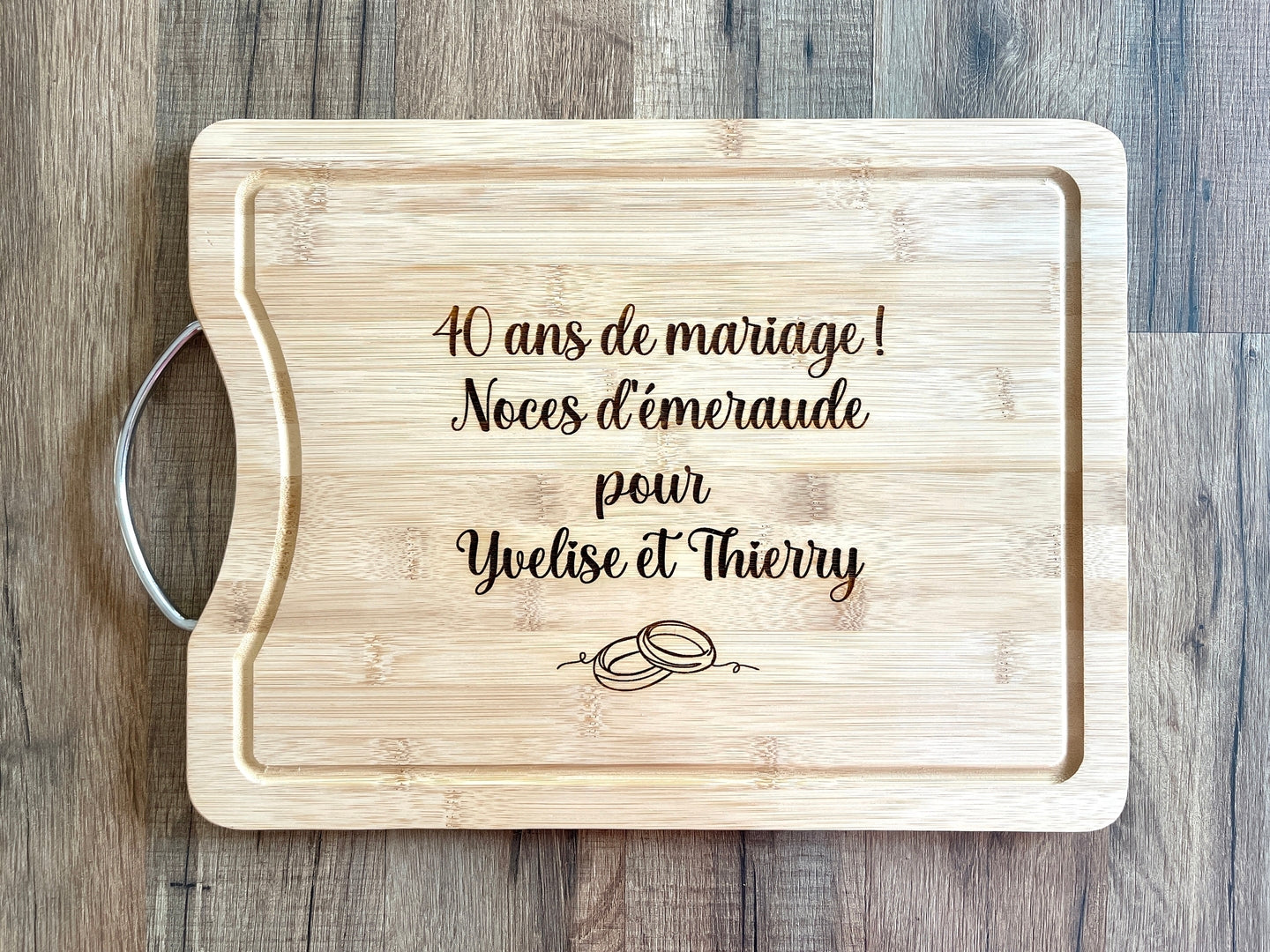 Planche en bambou personnalisée