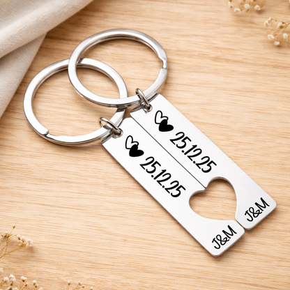 Porte-clés couple personnalisé cœur – Lot de 2 en acier inoxydable avec date et initiales