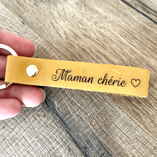 Porte clé cuir personnalisé, idée cadeau pour la fête des mères, des pères, en cadeau pour un parrain, une marraine, un papi ou une mamie
