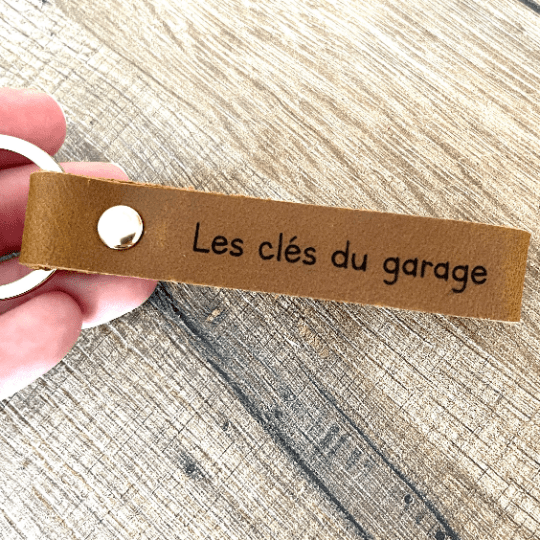 Porte clé cuir personnalisé, idée cadeau pour la fête des mères, des pères, en cadeau pour un parrain, une marraine, un papi ou une mamie