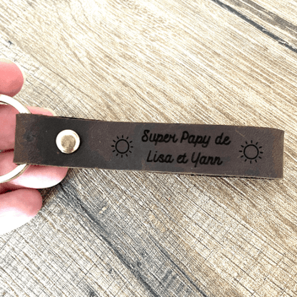 Porte clé cuir personnalisé, idée cadeau pour la fête des mères, des pères, en cadeau pour un parrain, une marraine, un papi ou une mamie