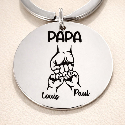 Personalisierten Schlüsselanhänger "Papa Faust an Faust" mit Kindernamen